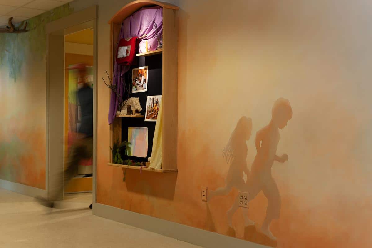Waldorf-Hallway (1)
